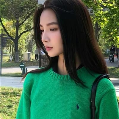 街上流行红裙子
